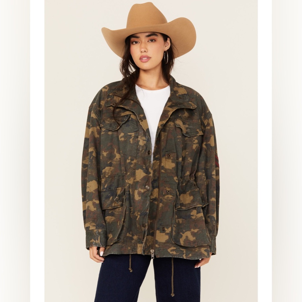 NWT FREE PEOPLE WOMEN'S ARYA UTILITY CAMO PRINT JACKET in size small